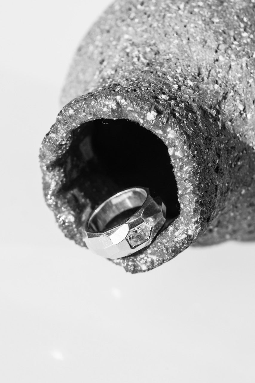 FACETED BUMP RING