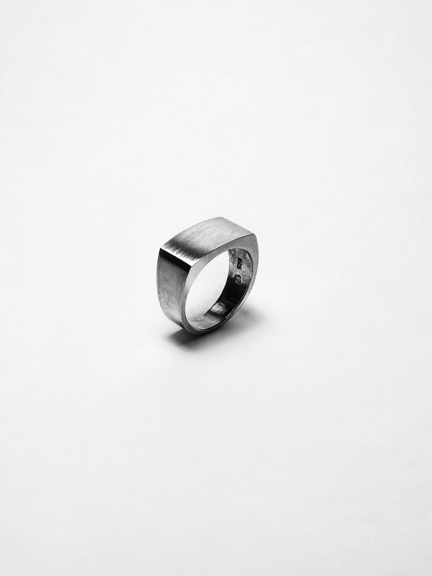 ROMAIN SIGNET RING