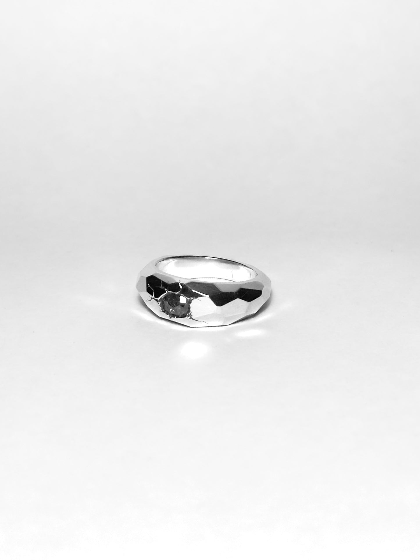 FACETED BUMP RING