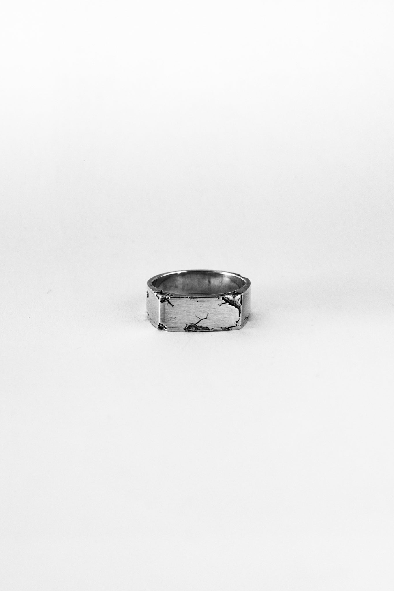ROMAIN SIGNET RING